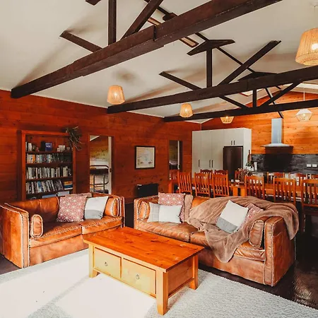 Paradise Valley Lodge - The Lodge